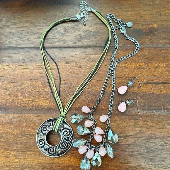 Two Pendant Dangle Necklaces & One Matching Earring bundle - Picture 2 of 5